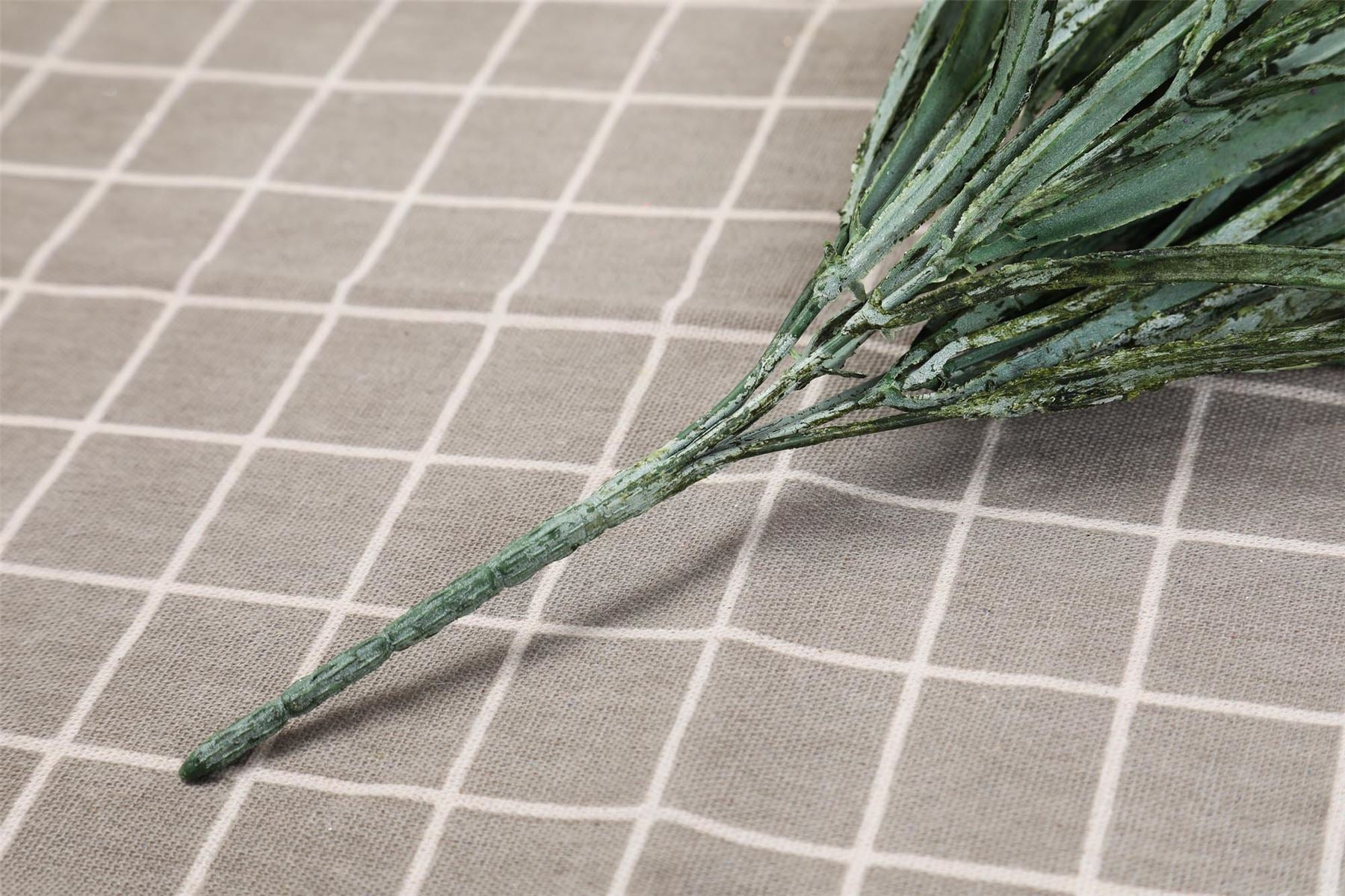 Frosted Effect Grass Bunch