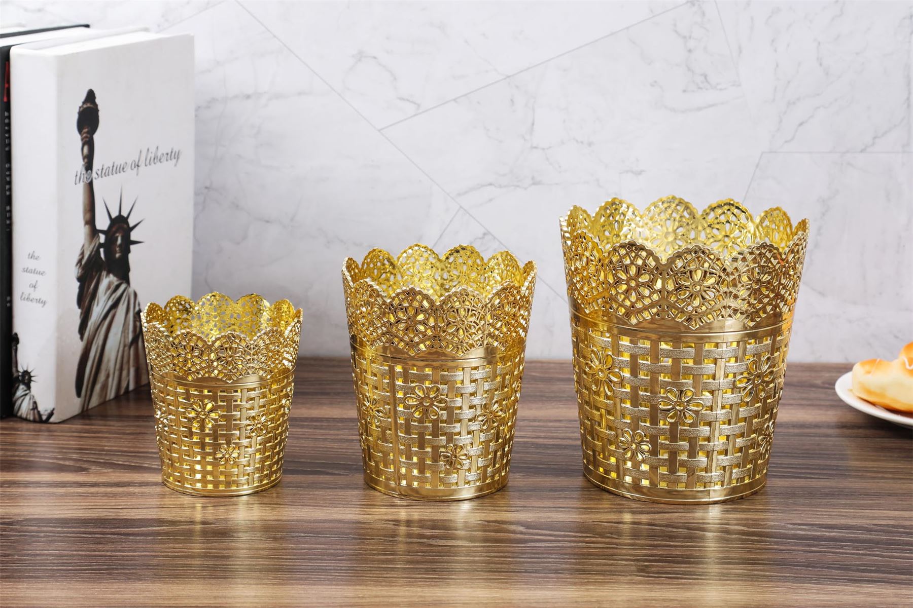 Metallic Gold Plastic Cake Stand