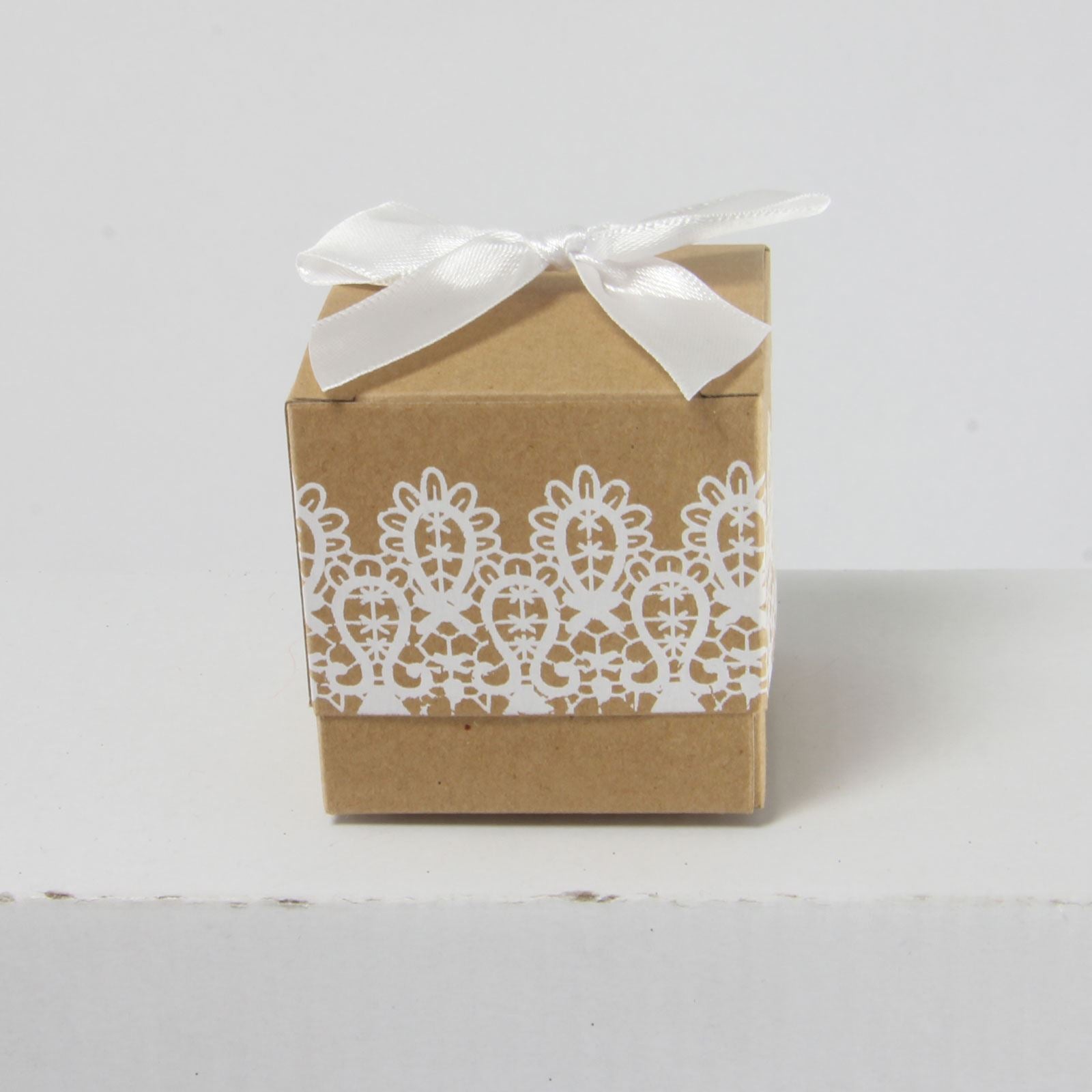 Vintage Lace Print Kraft Favour Boxes with Bow