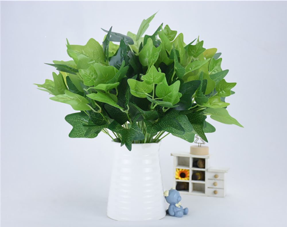 Glossy Foliage Bunches