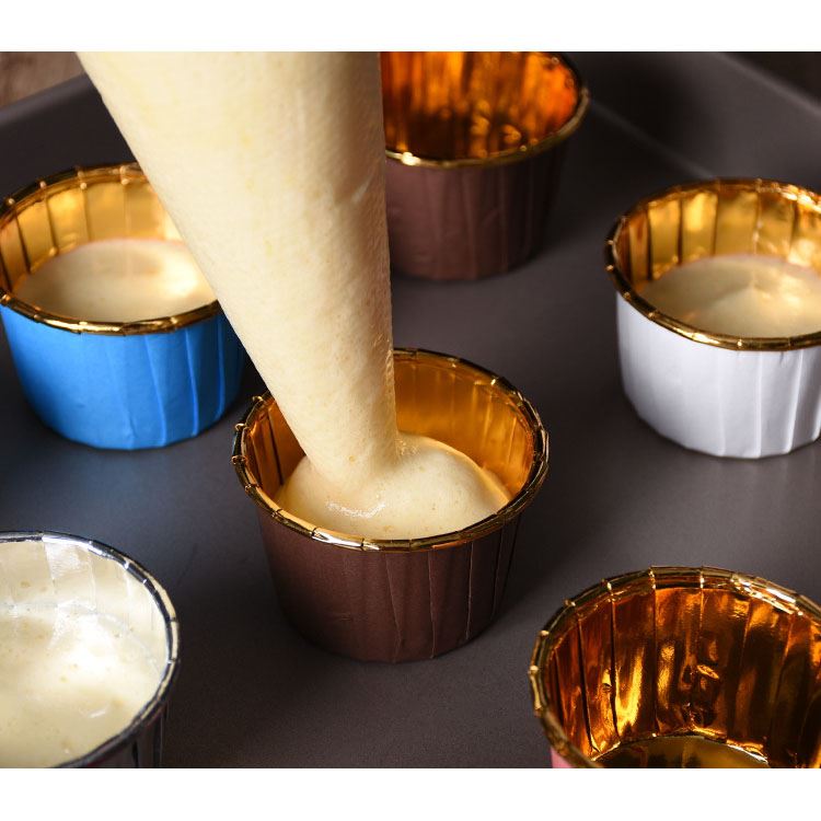 50x Hard Foil Cupcake Cases with Lids
