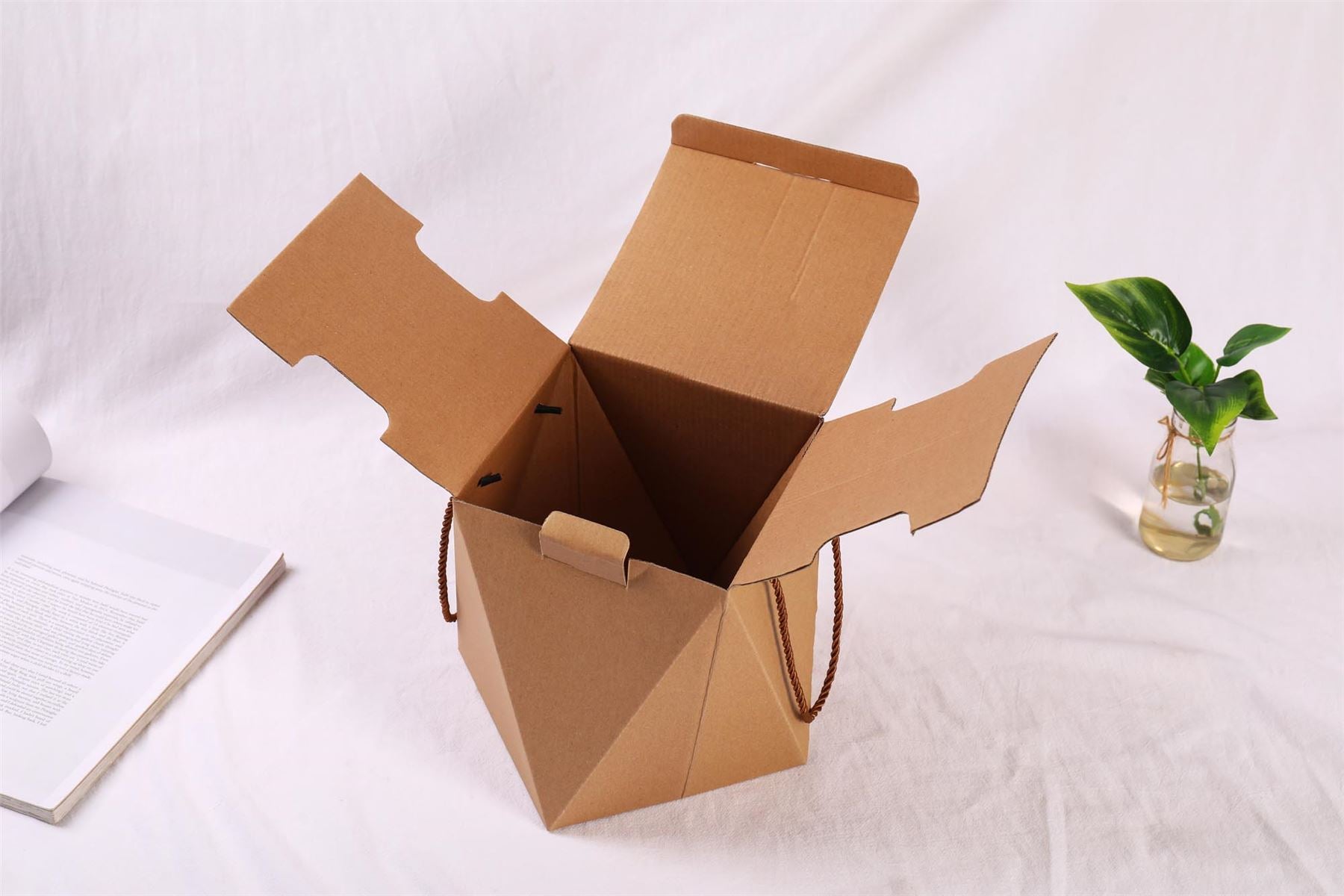 Geometric Closed Top Kraft Gift Box