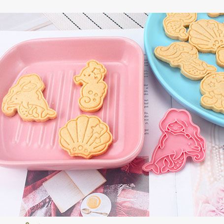 Set of 8 Premium Embossing Cookie Cutters