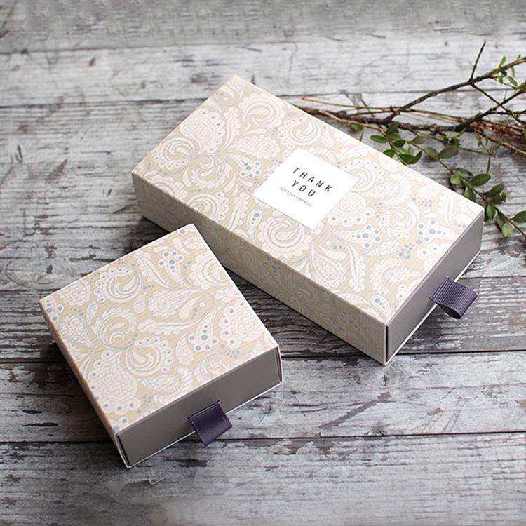10x Two Compartment Vintage Damask Boxes