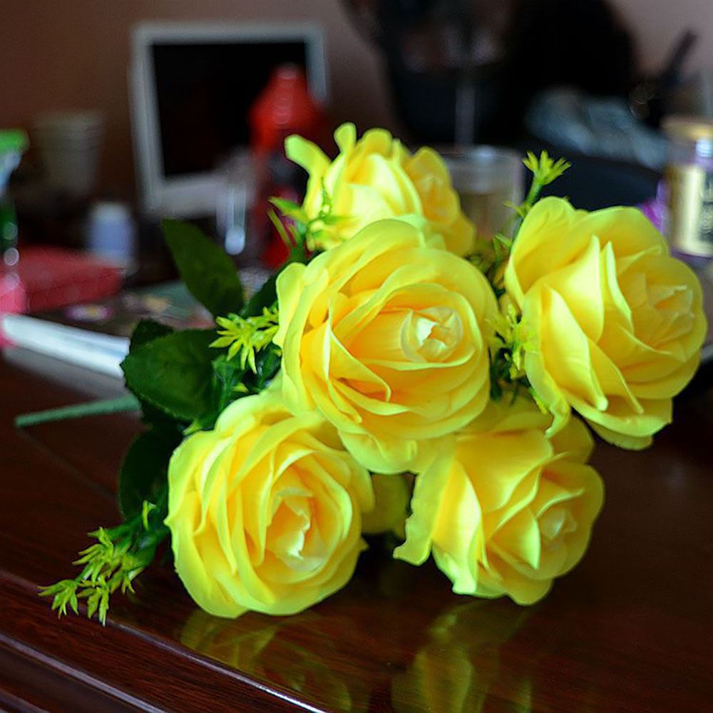 2x Bouquets of 7 Head Roses
