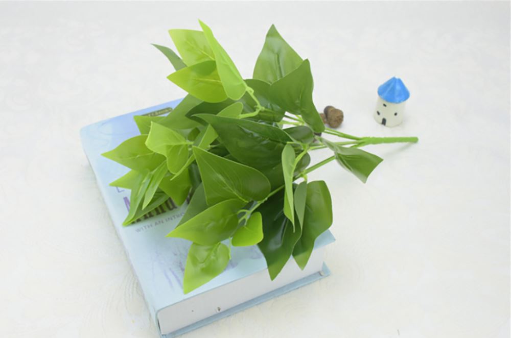 Glossy Foliage Bunches